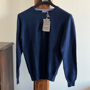 Brodie Men’s Fine Cashmere navy blue sweater
